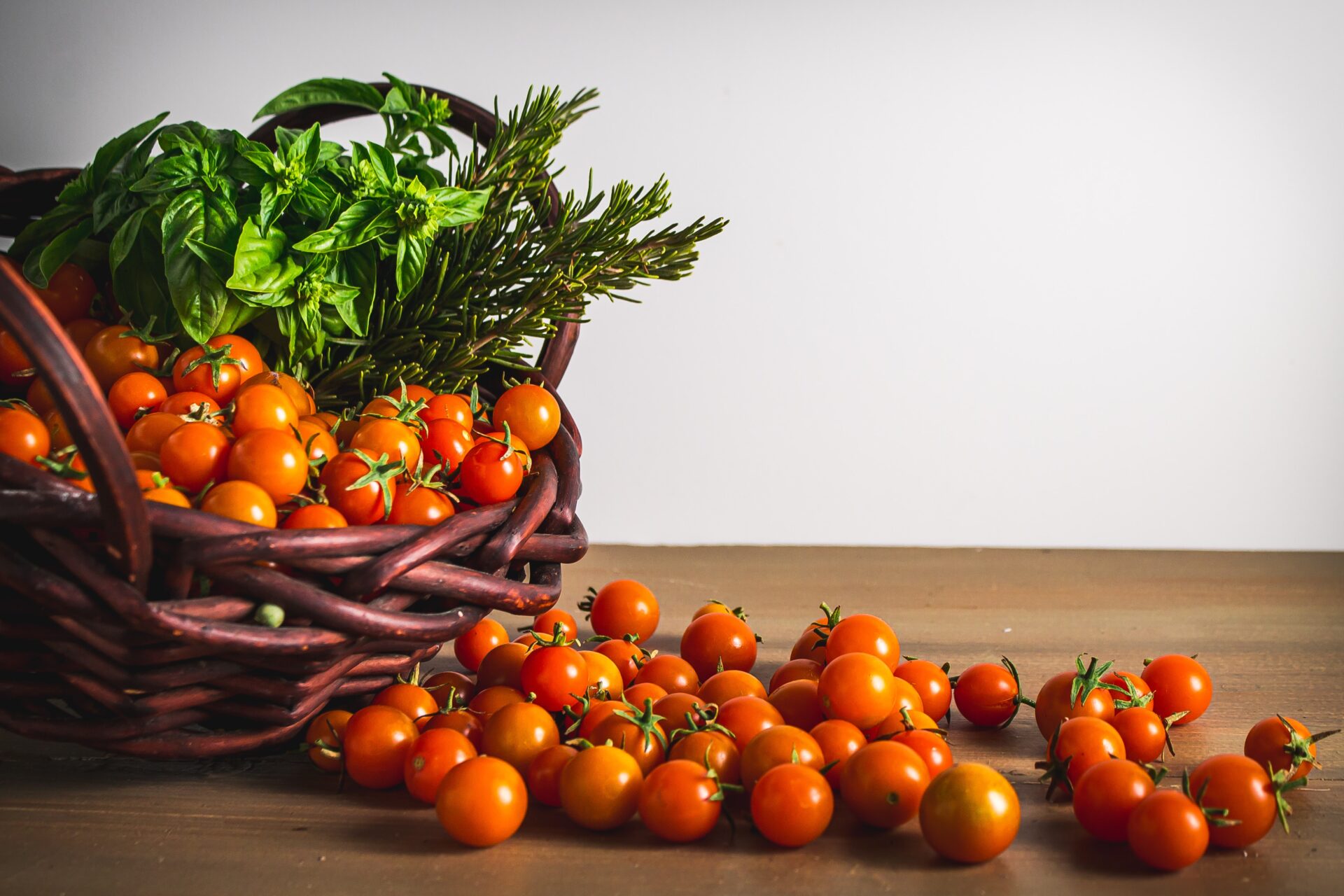 herb-garden_growgreen_tomatoes_indoor_hydroponic_185.2